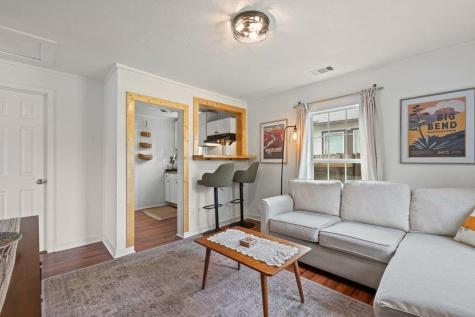 1909 College Row Austin TX 78702