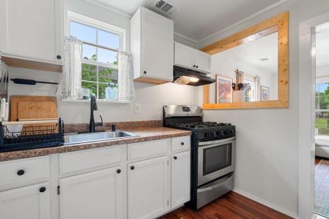 1909 College Row Austin TX 78702