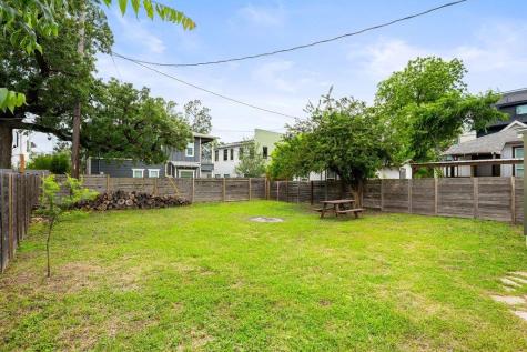 1909 College Row Austin TX 78702