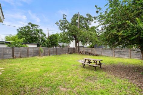 1909 College Row Austin TX 78702