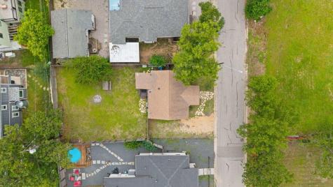 1909 College Row Austin TX 78702