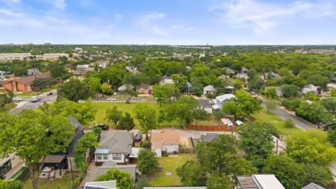 1909 College Row Austin TX 78702