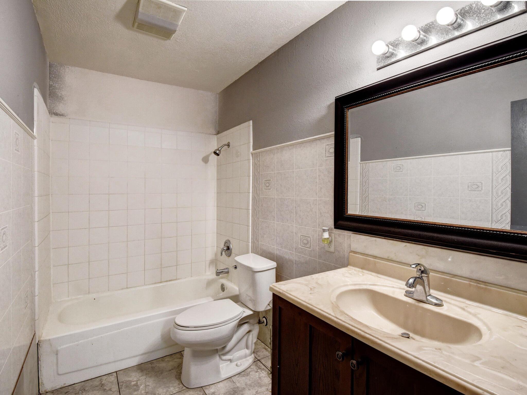 176 Lacy Drive Elgin TX 78621