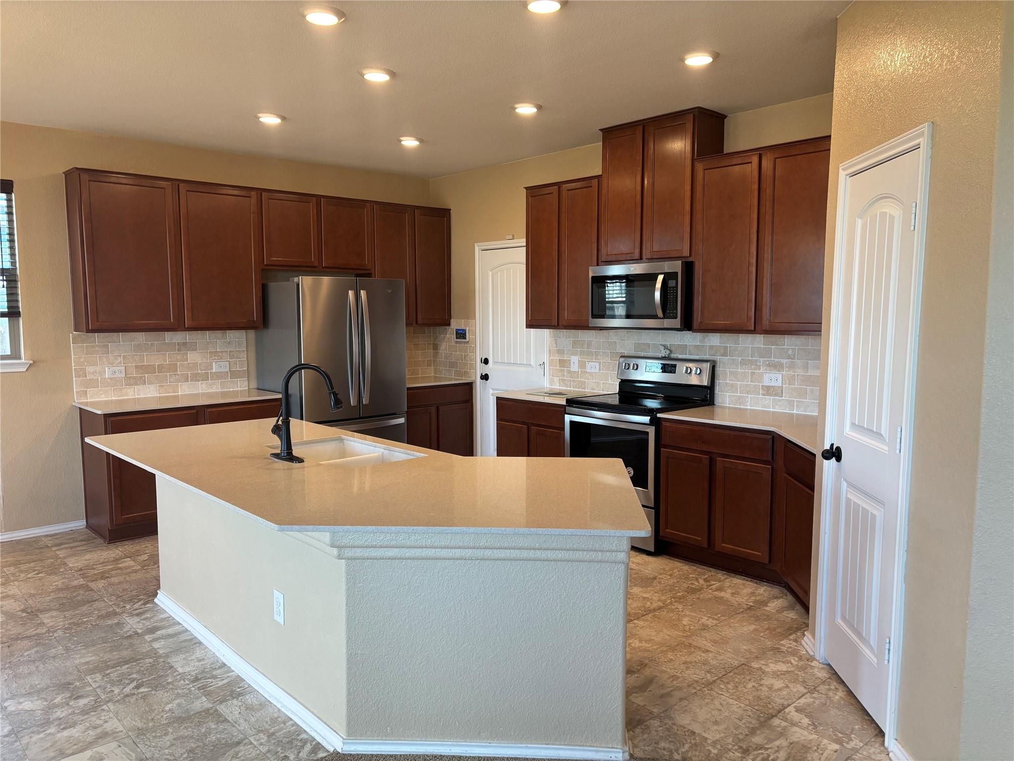 120 Schuylerville Drive Elgin TX 78621