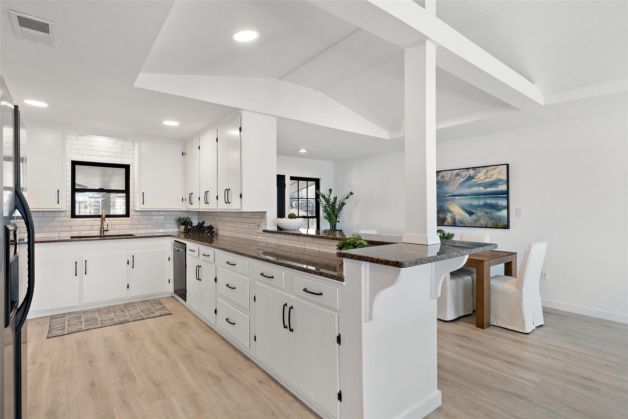 1201 Lakeshore Drive Spicewood TX 78669