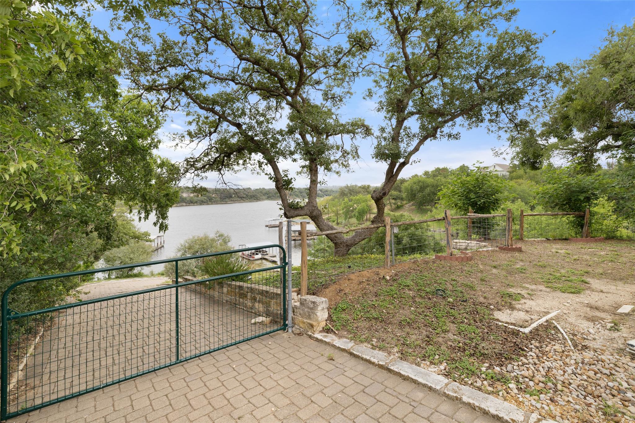1201 Lakeshore Drive Spicewood TX 78669