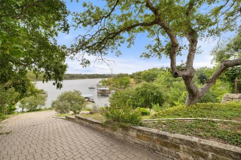 1201 Lakeshore Drive Spicewood TX 78669