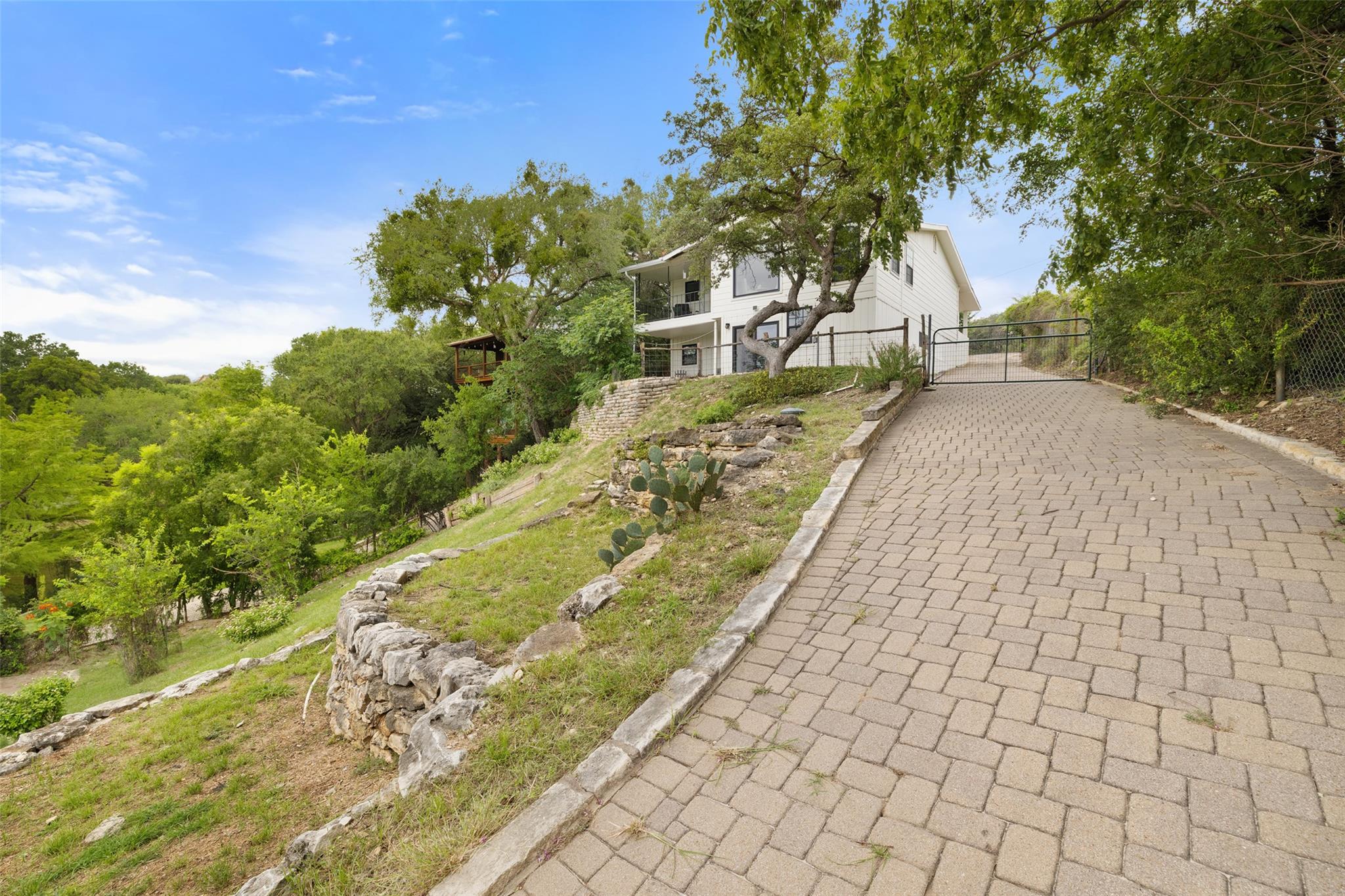 1201 Lakeshore Drive Spicewood TX 78669