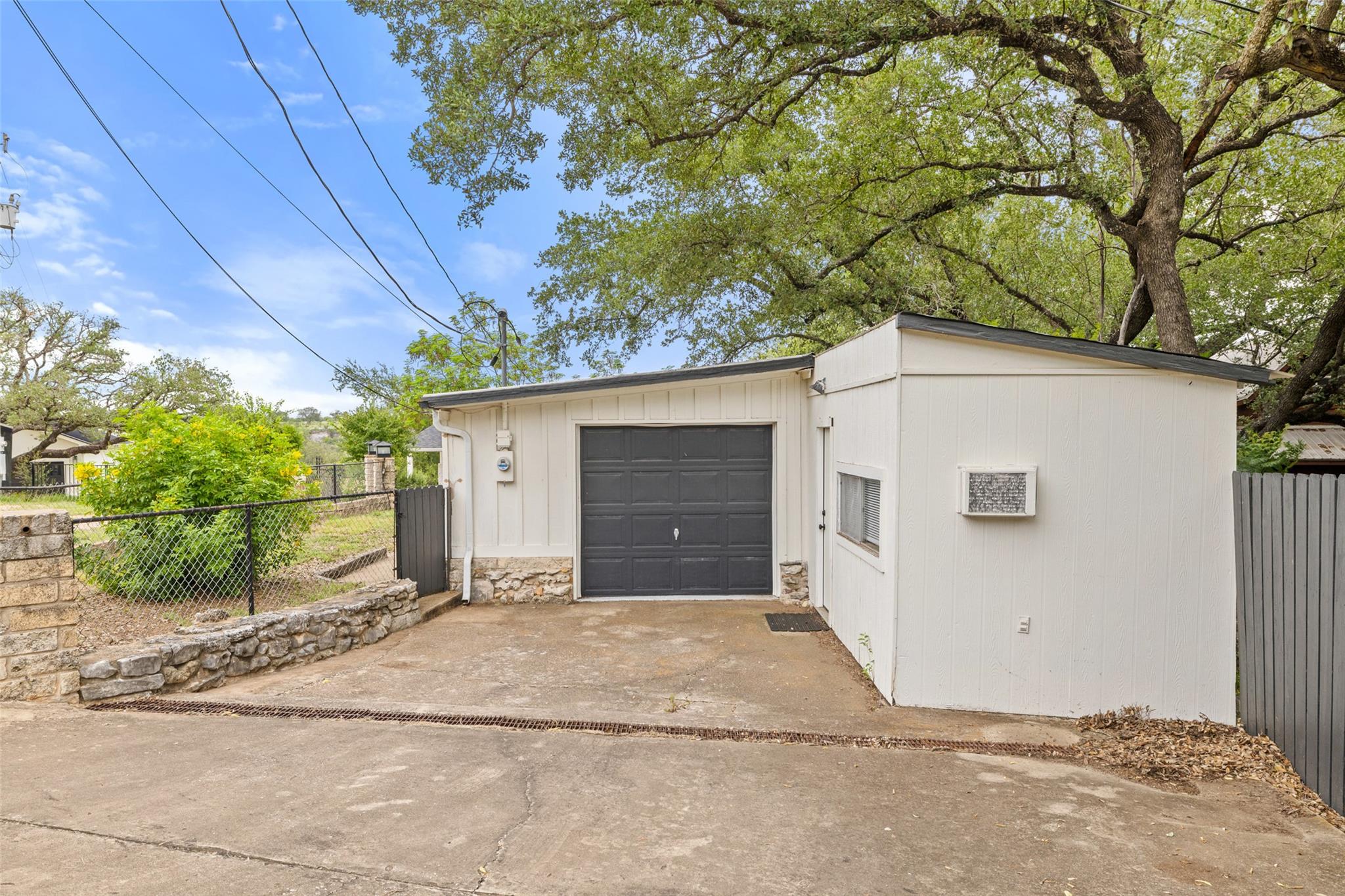 1201 Lakeshore Drive Spicewood TX 78669