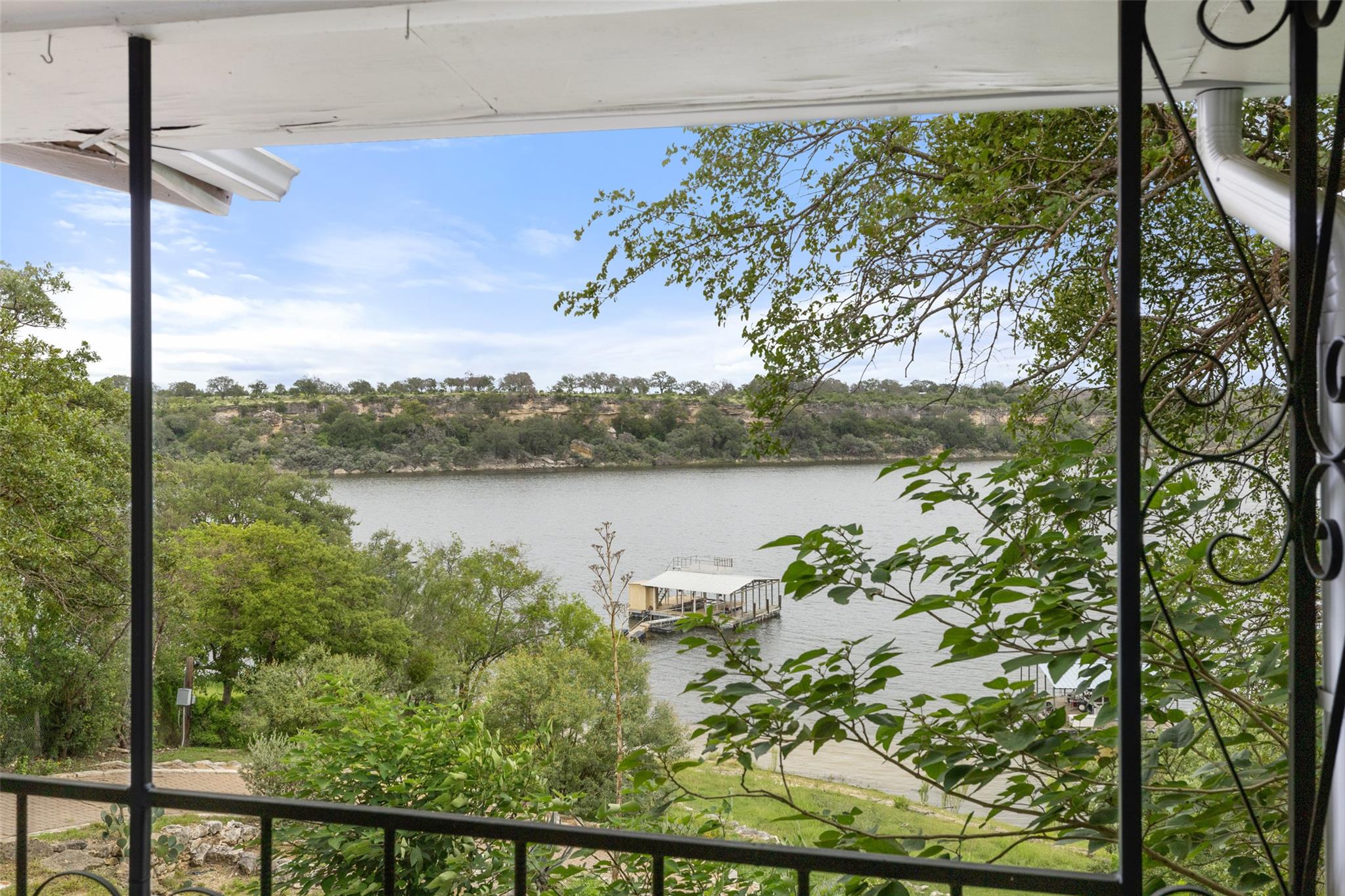 1201 Lakeshore Drive Spicewood TX 78669