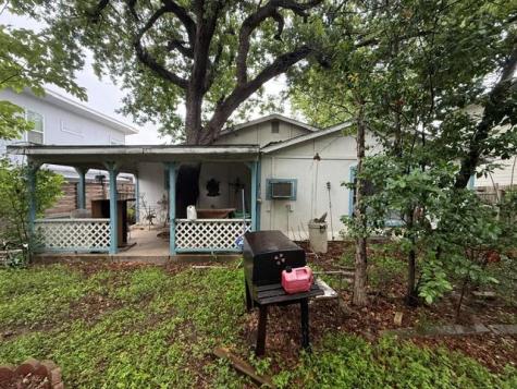 1702 Perez Street Austin TX 78721