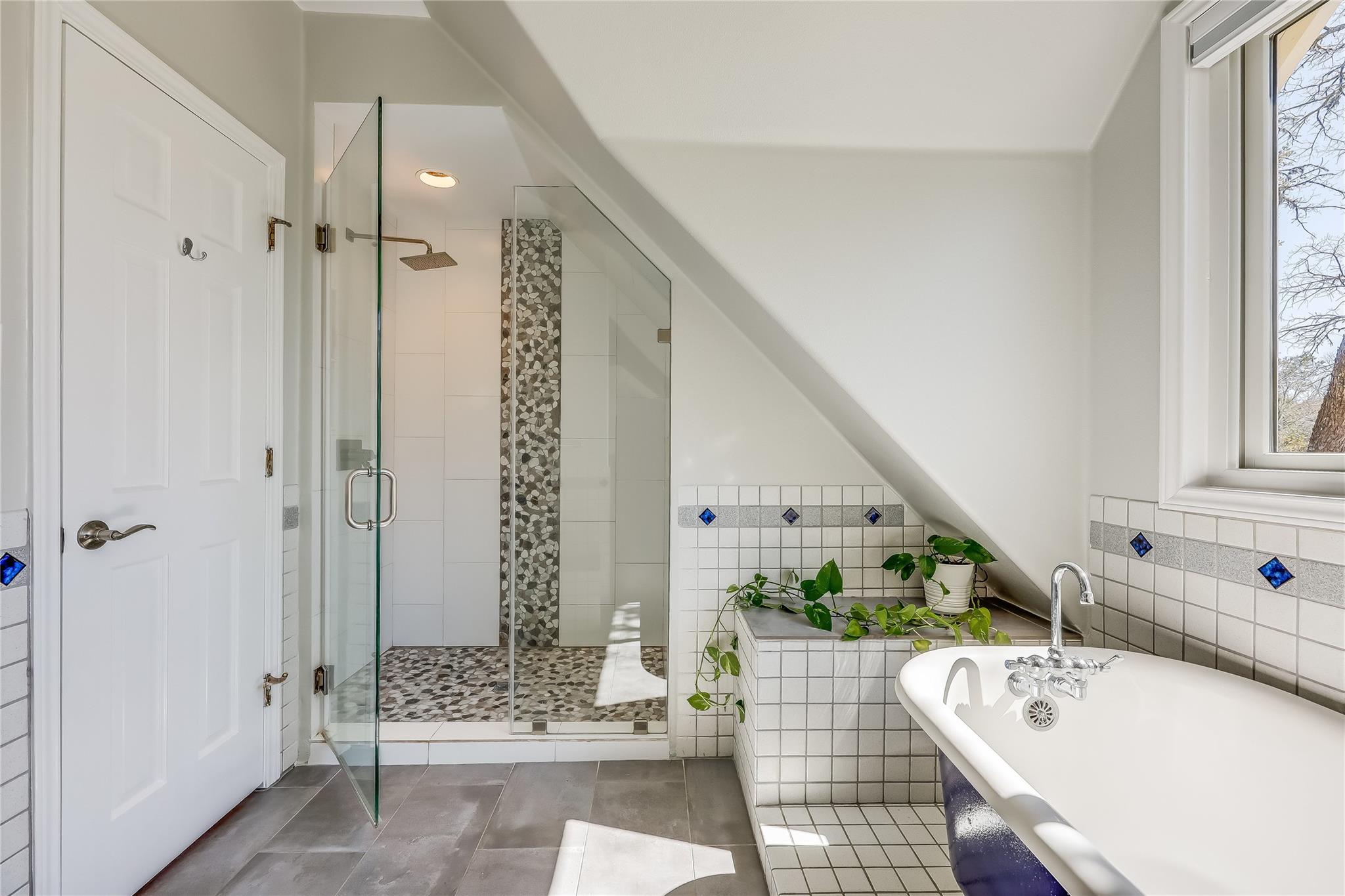 8004 Golden Oaks Lane Austin TX 78737