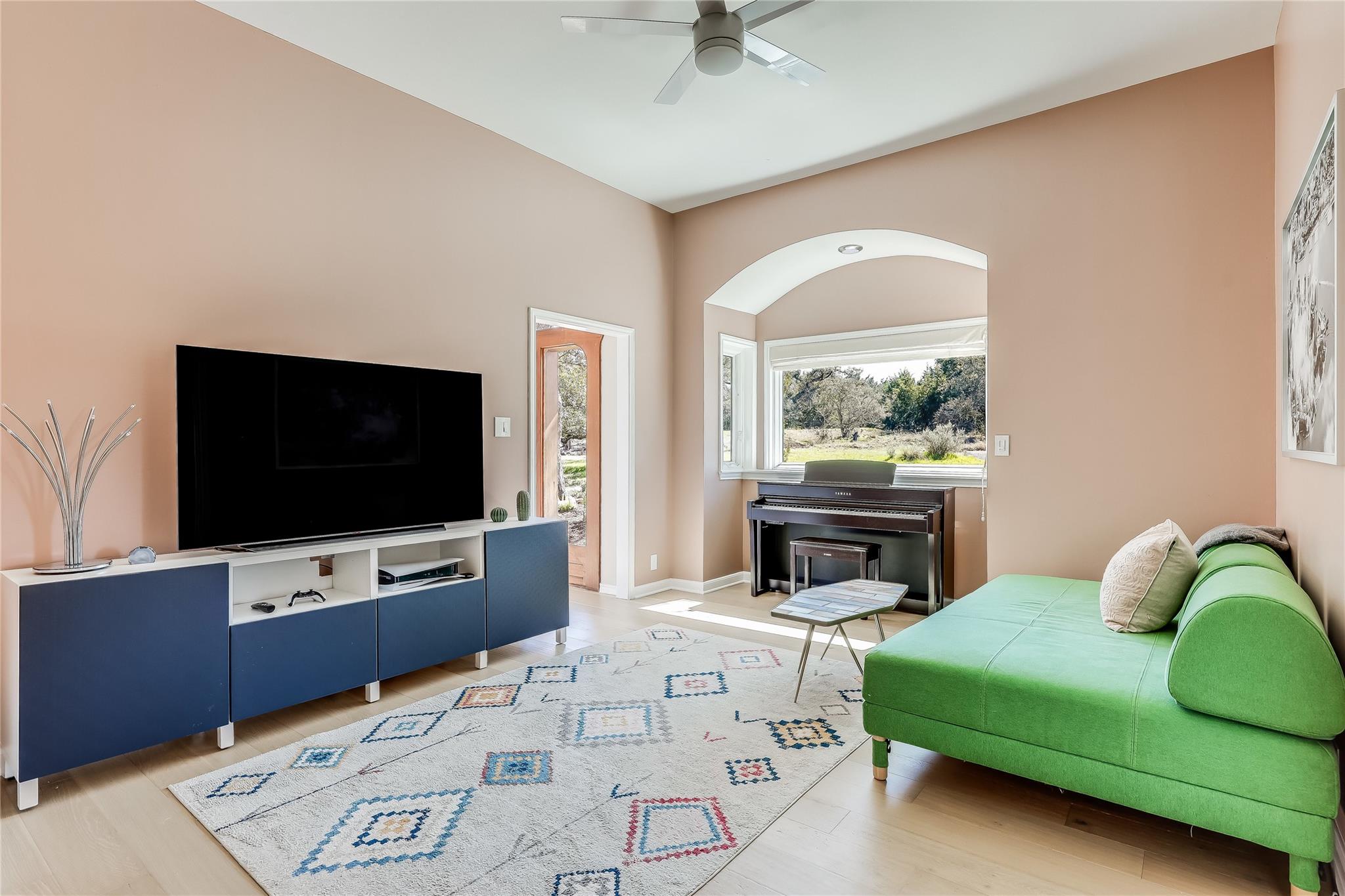 8004 Golden Oaks Lane Austin TX 78737