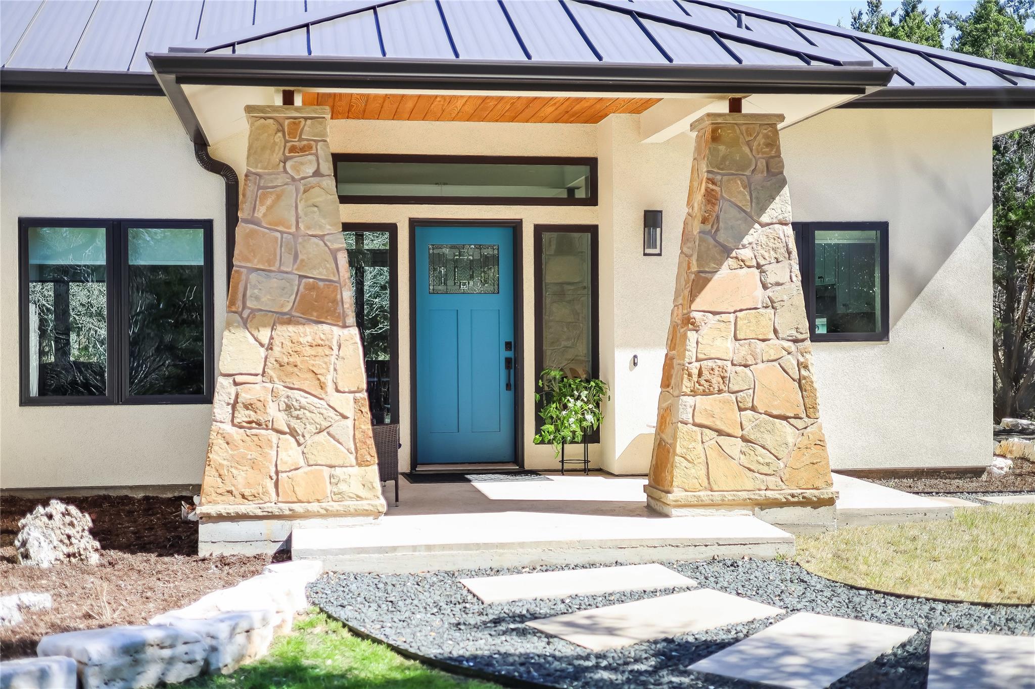 8004 Golden Oaks Lane Austin TX 78737