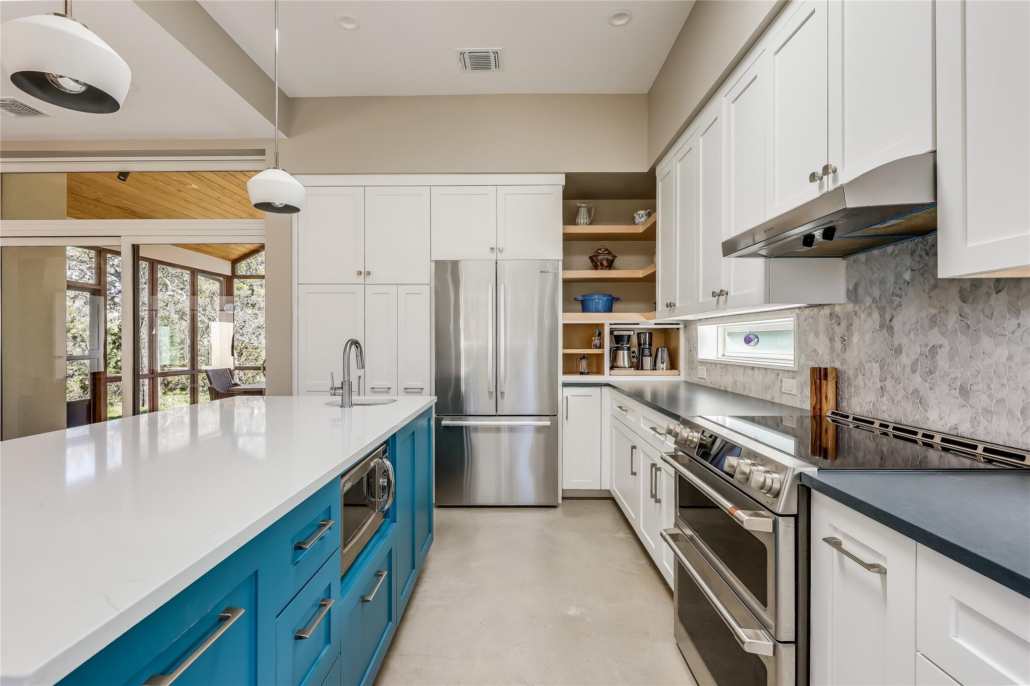 8004 Golden Oaks Lane Austin TX 78737