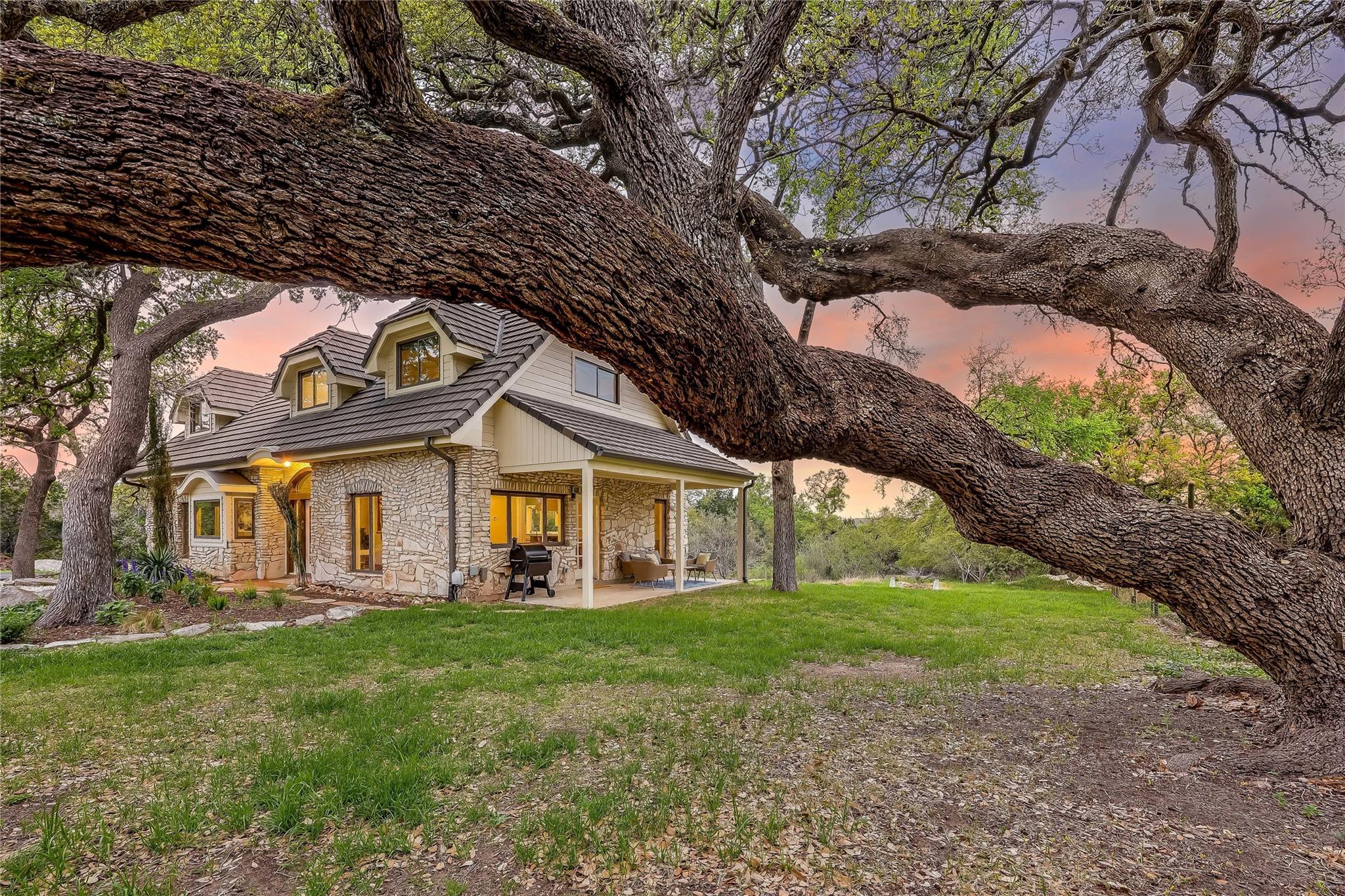 8004 Golden Oaks Lane Austin TX 78737