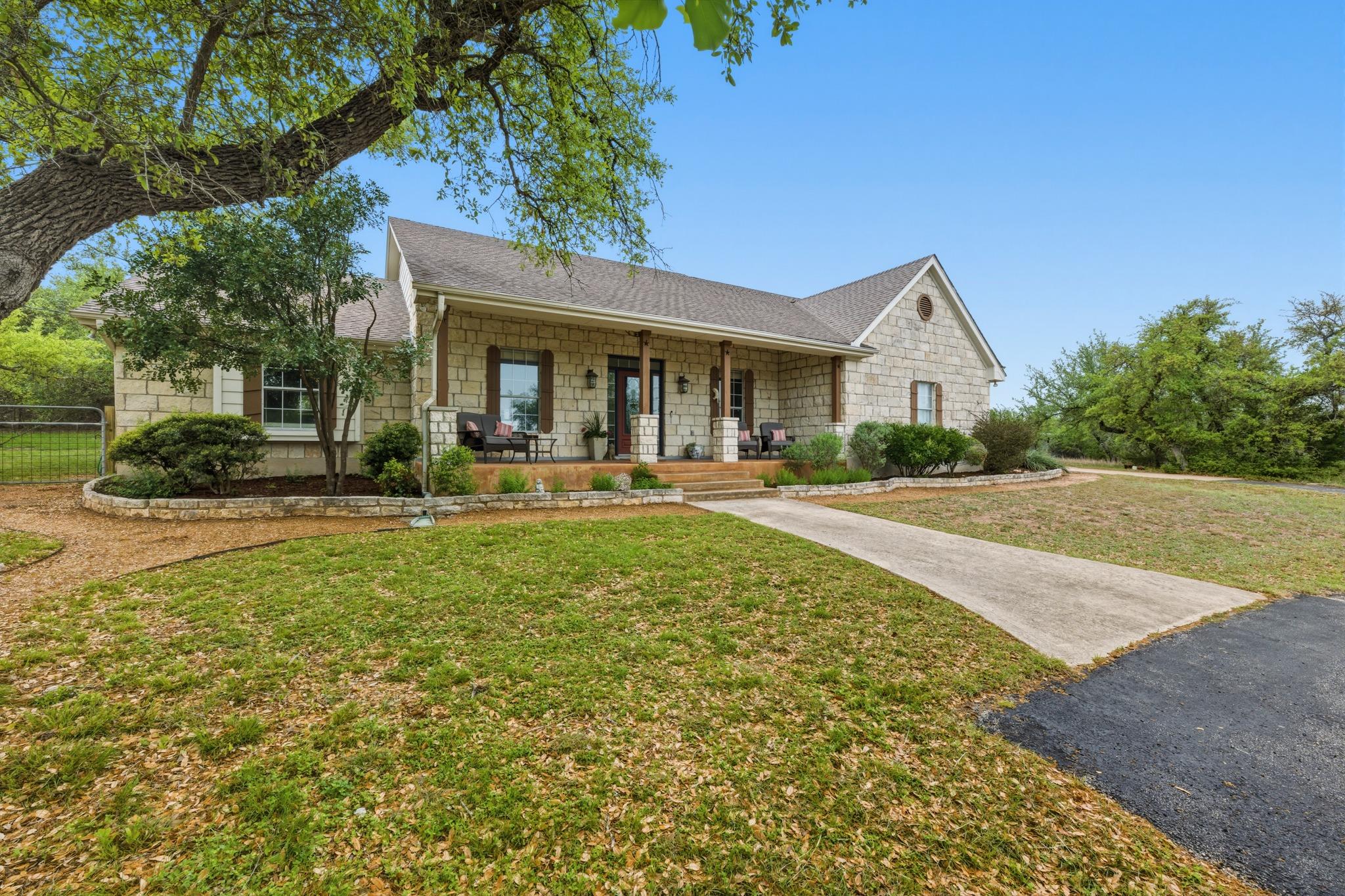 508 S Lariat Circle Dripping Springs TX 78620