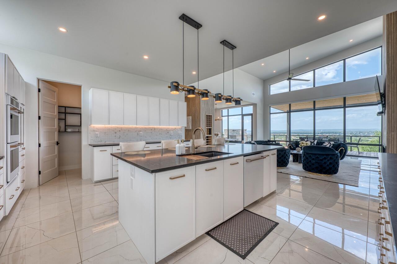 207 Kites Court Horseshoe Bay TX 78657
