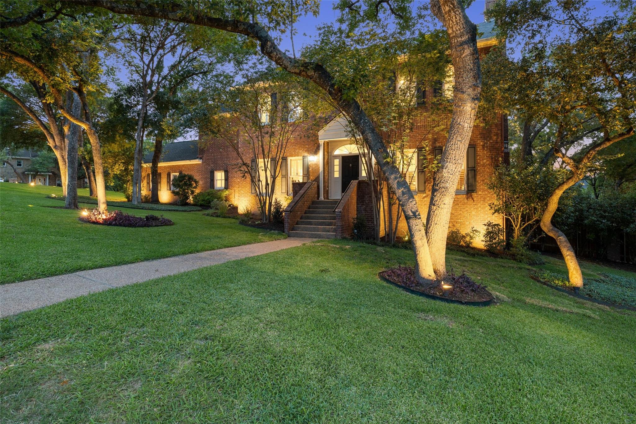 2922 Thousand Oaks Drive Austin TX 78746