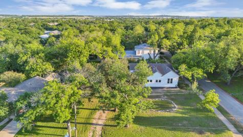 1301 & 1305 S College Street Georgetown TX 78626