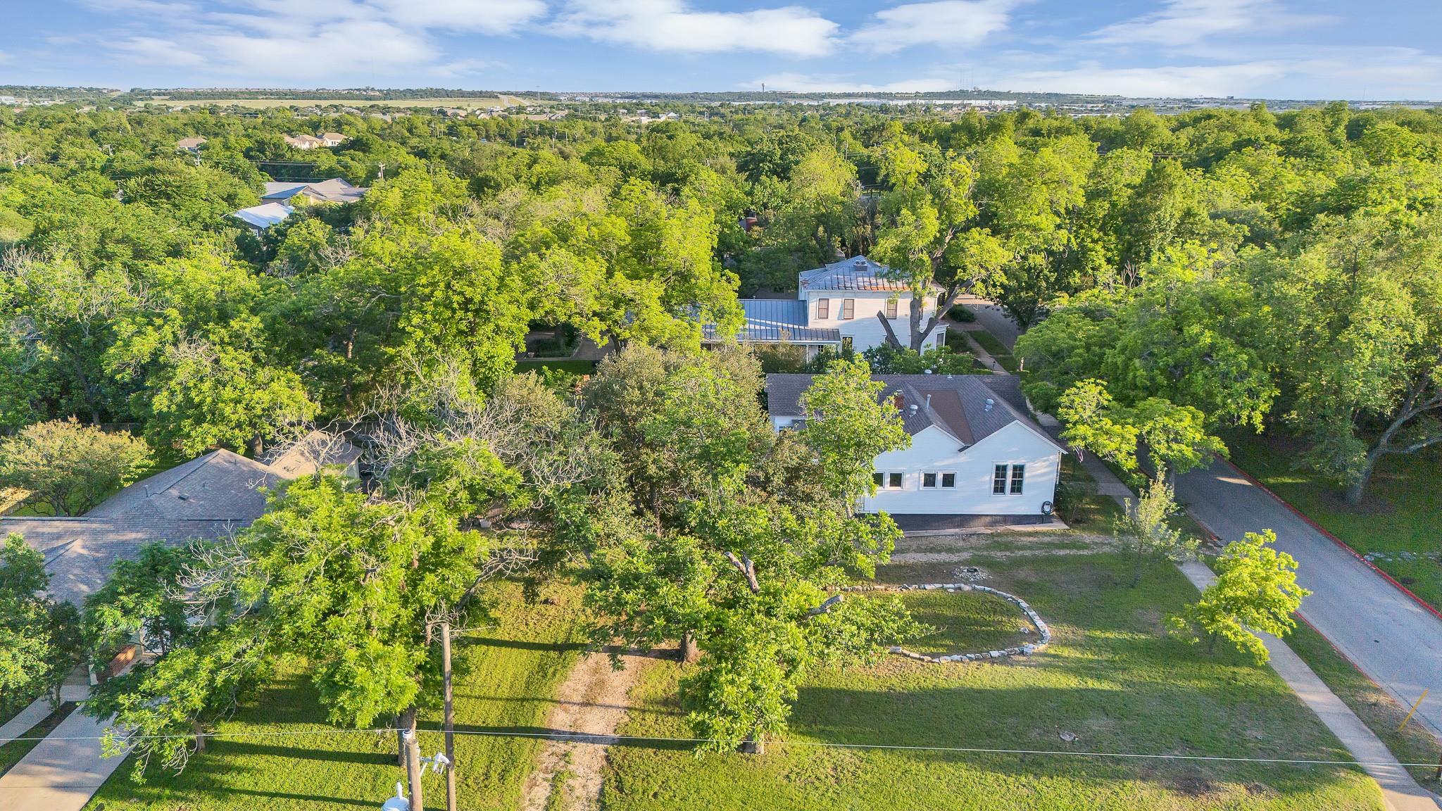 1301 & 1305 S College Street Georgetown TX 78626