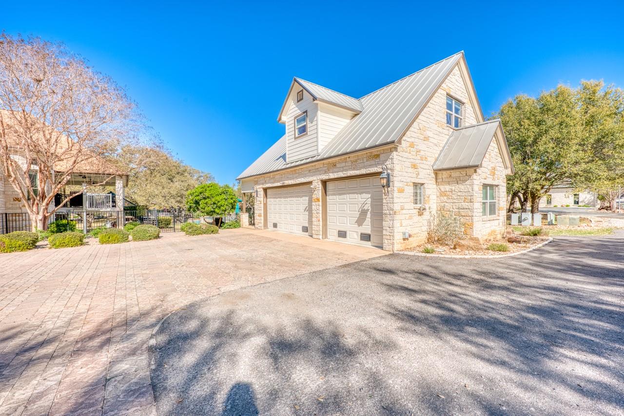 120 Sleepy Oaks Drive Kingsland TX 78639