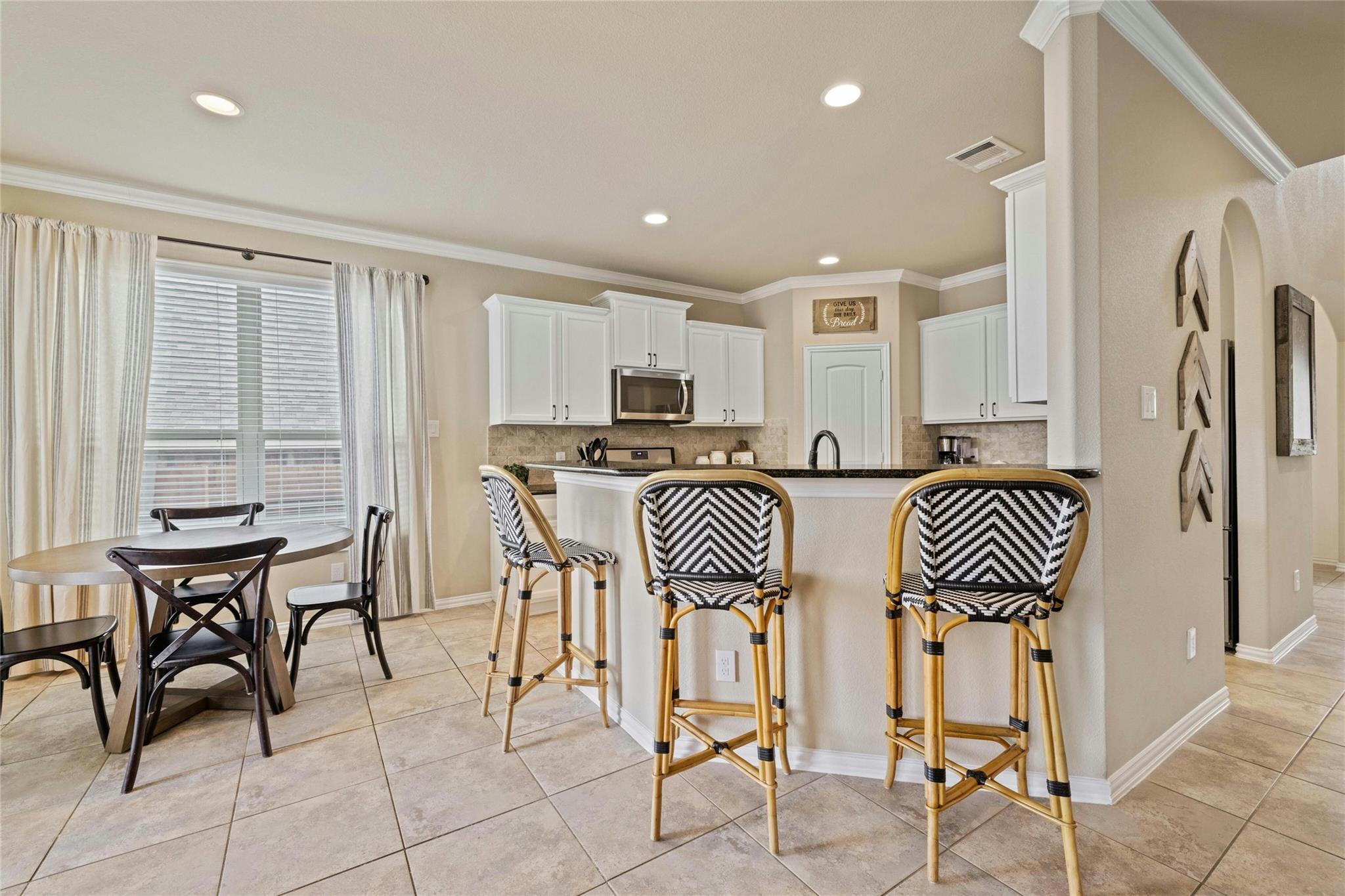 1906 Autumn Run Lane Round Rock TX 78665