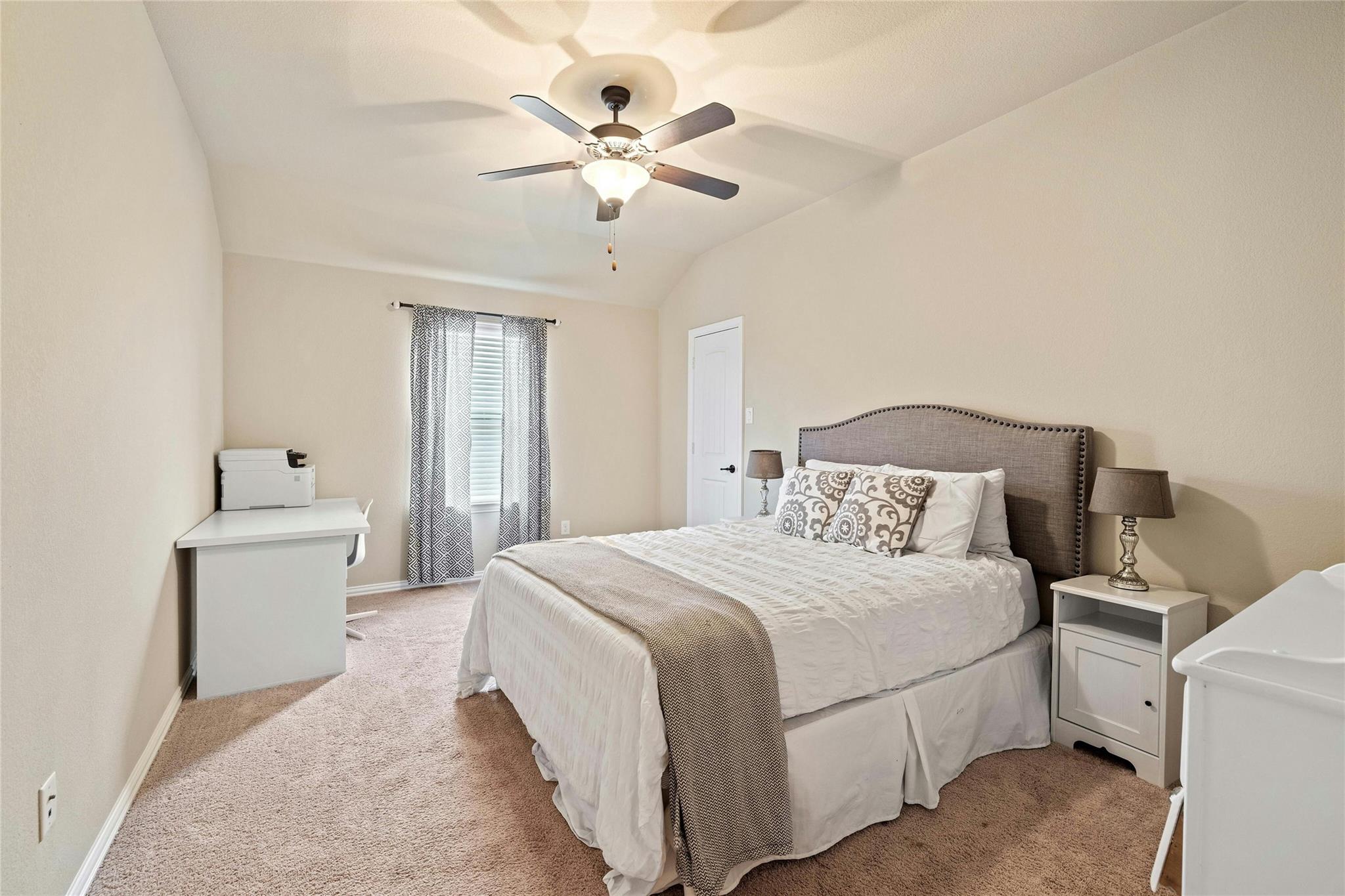 1906 Autumn Run Lane Round Rock TX 78665