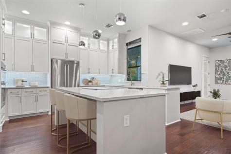2811 Del Curto Road Austin TX 78704