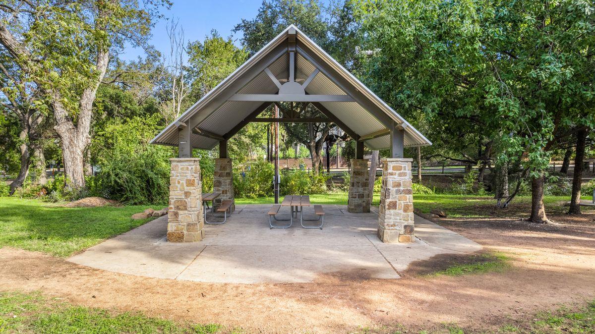 2811 Del Curto Road Austin TX 78704