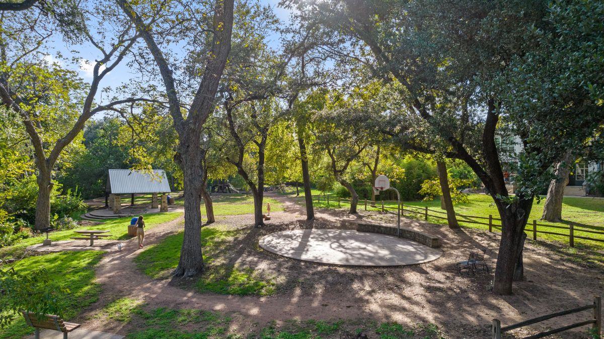 2811 Del Curto Road Austin TX 78704