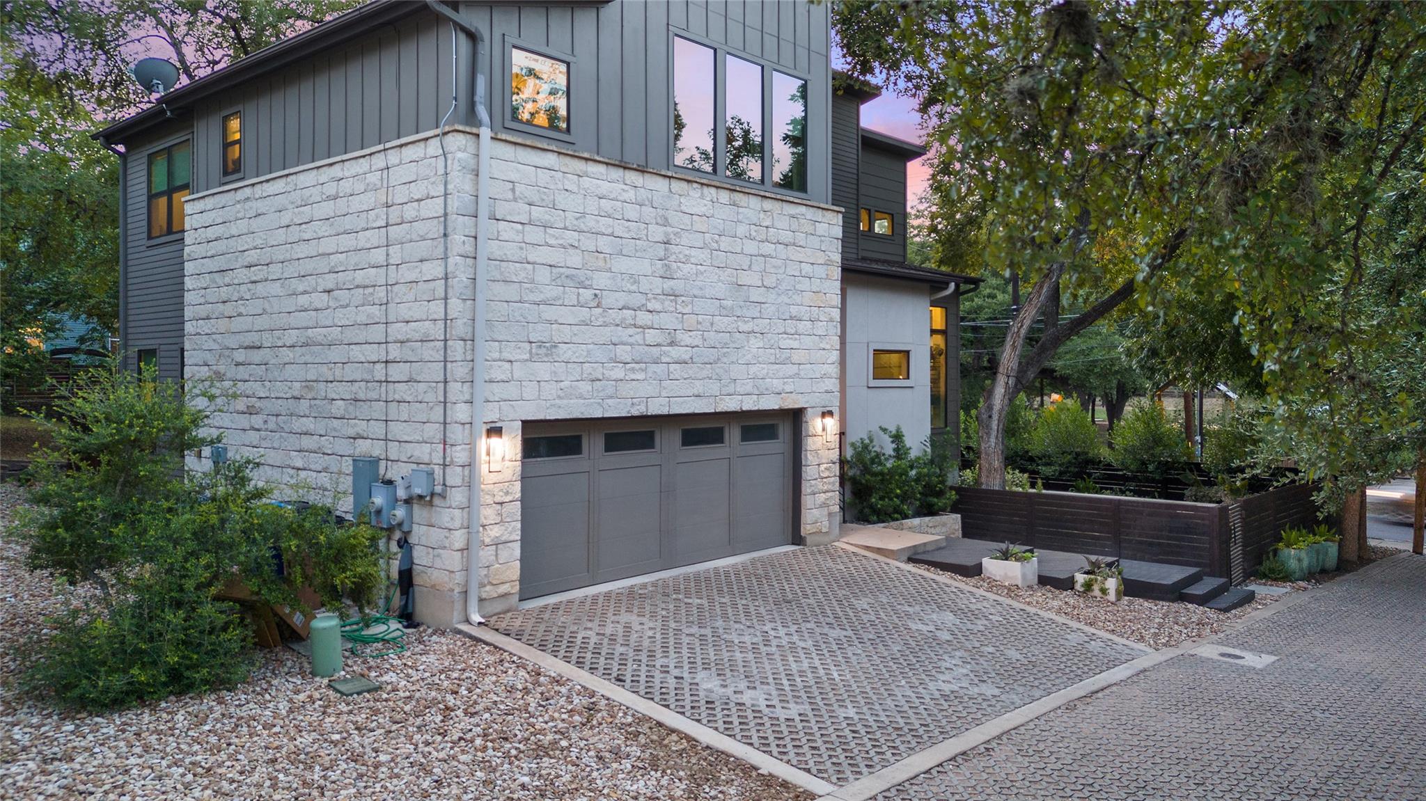 2811 Del Curto Road Austin TX 78704