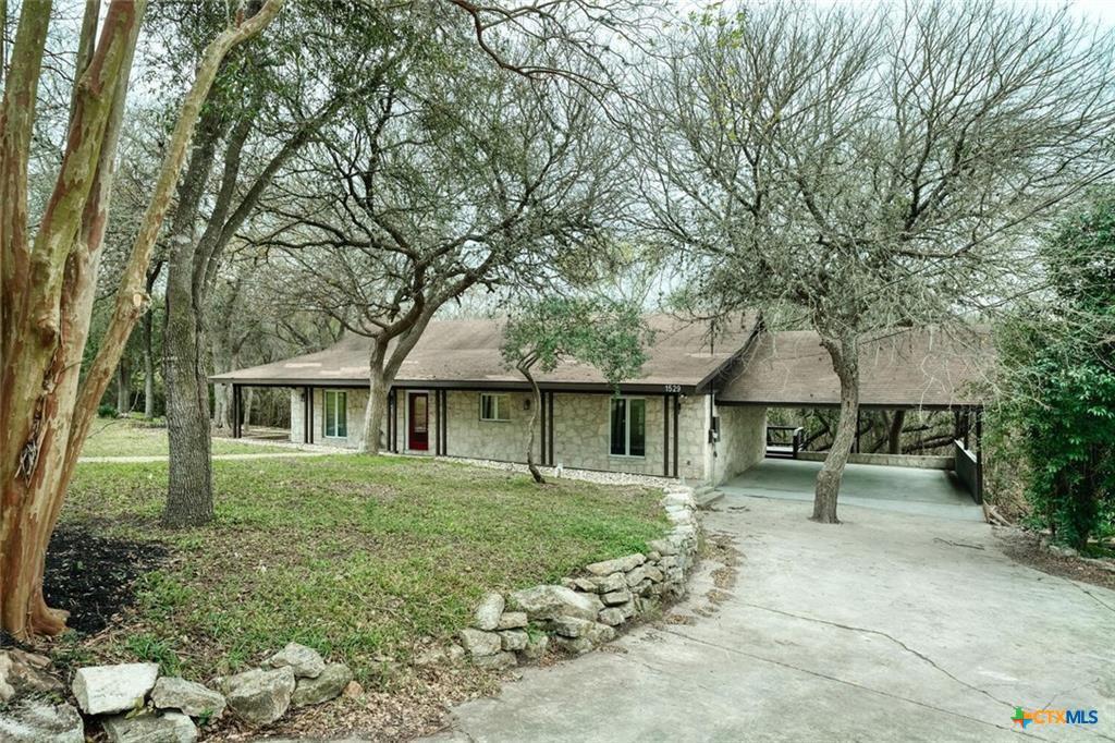 1529 N Colorado Street N Lockhart TX 78644