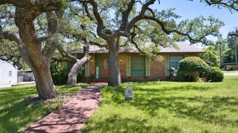 325 E Rainey Street Mason TX 76856