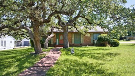 325 E Rainey Street Mason TX 76856