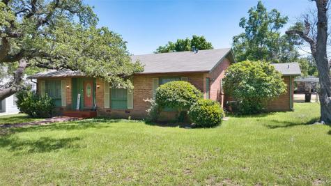 325 E Rainey Street Mason TX 76856