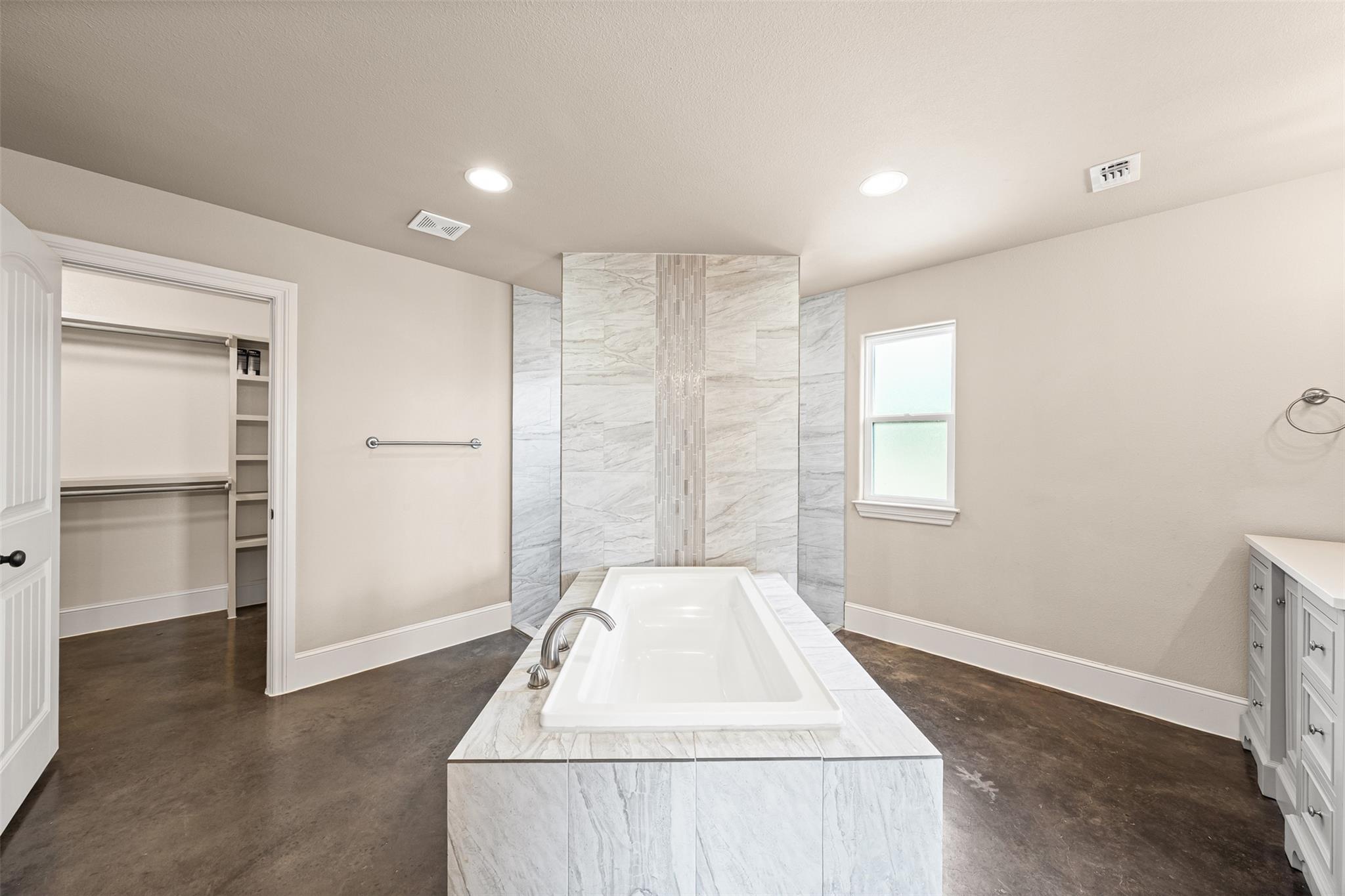 1052 Parkview Drive Way Salado TX 76571