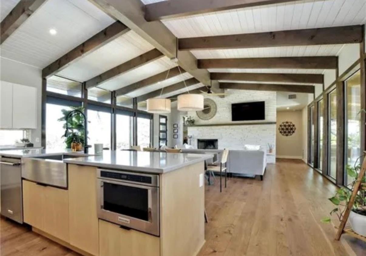 7300 Deepwood Drive Lago Vista TX 78645