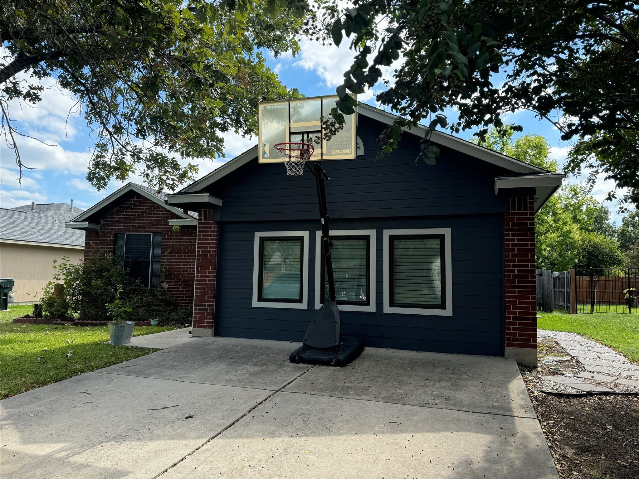 291 Brian Lane Kyle TX 78640