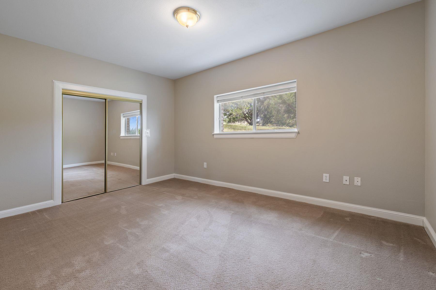4921 Creek Meadow Cove Spicewood TX 78669