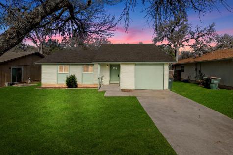 2016 Nevada Street San Marcos TX 78666