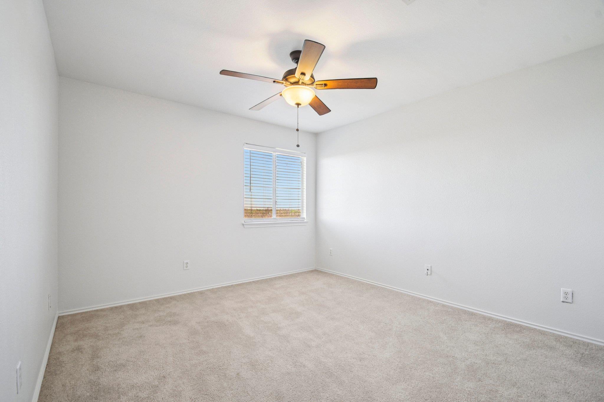 217 Killian Loop Hutto TX 78634