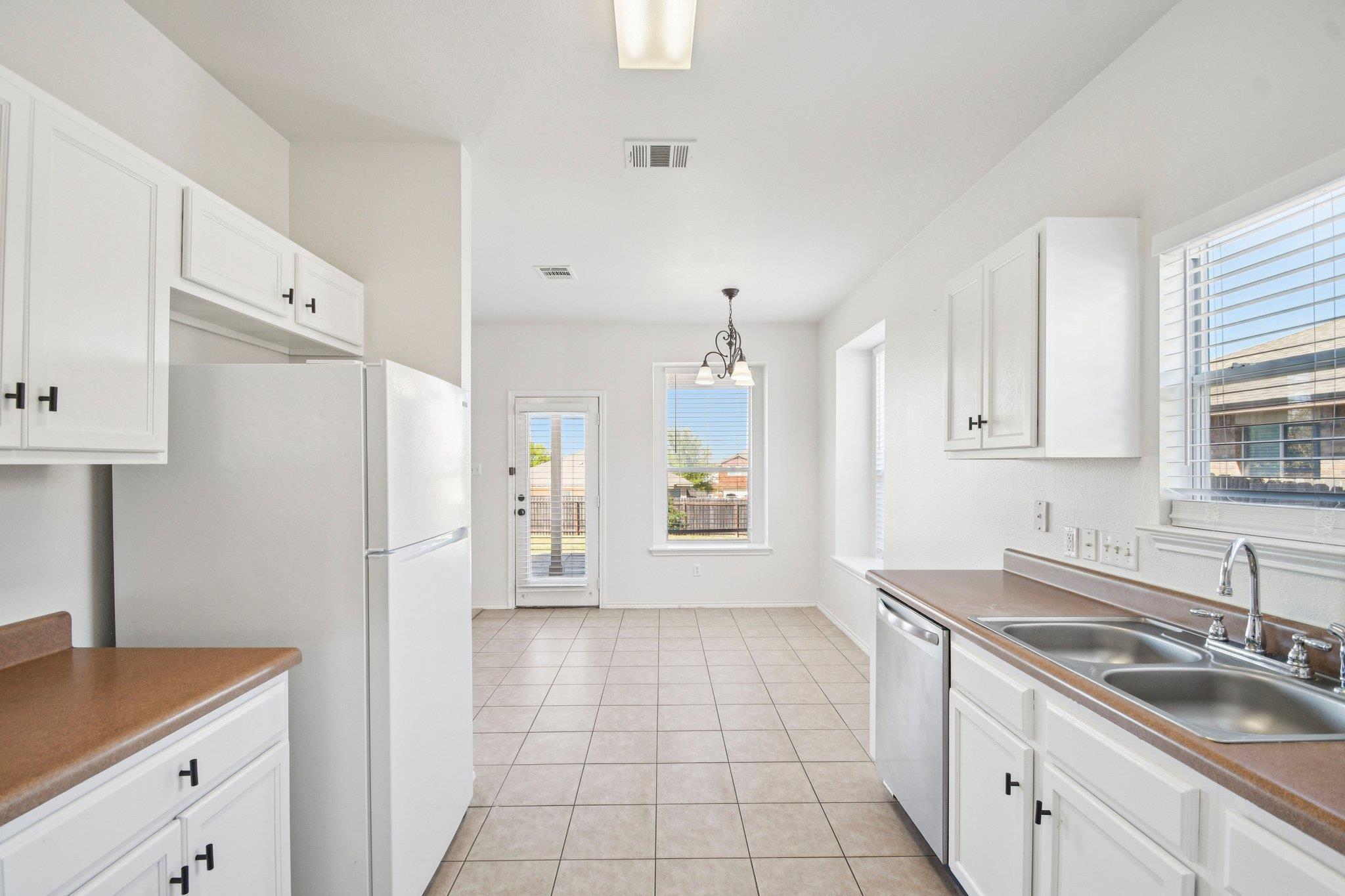 217 Killian Loop Hutto TX 78634