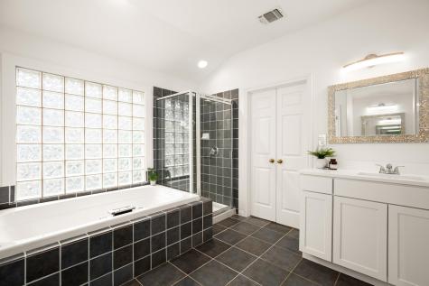 6702 Winnipeg Cove Austin TX 78759