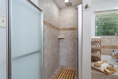 6448 River Oaks Drive Kingsland TX 78639