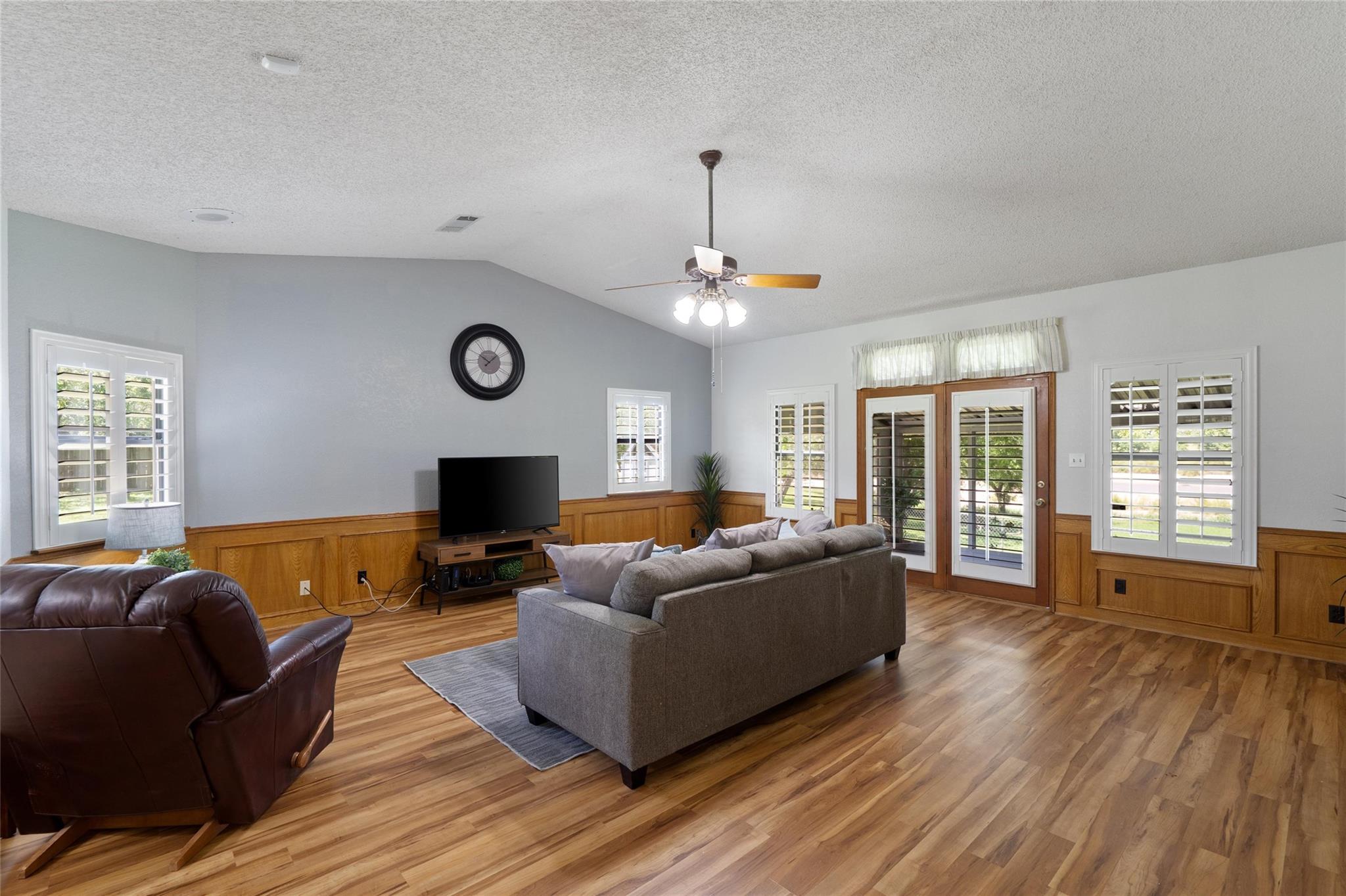 6448 River Oaks Drive Kingsland TX 78639