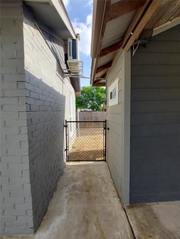 209 Green Pasture Hutto TX 78634