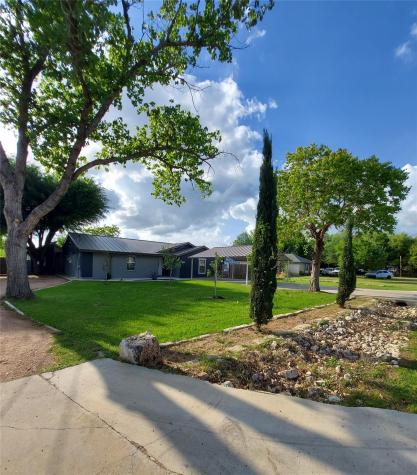 209 Green Pasture Hutto TX 78634