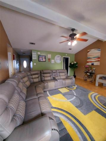 209 Green Pasture Hutto TX 78634