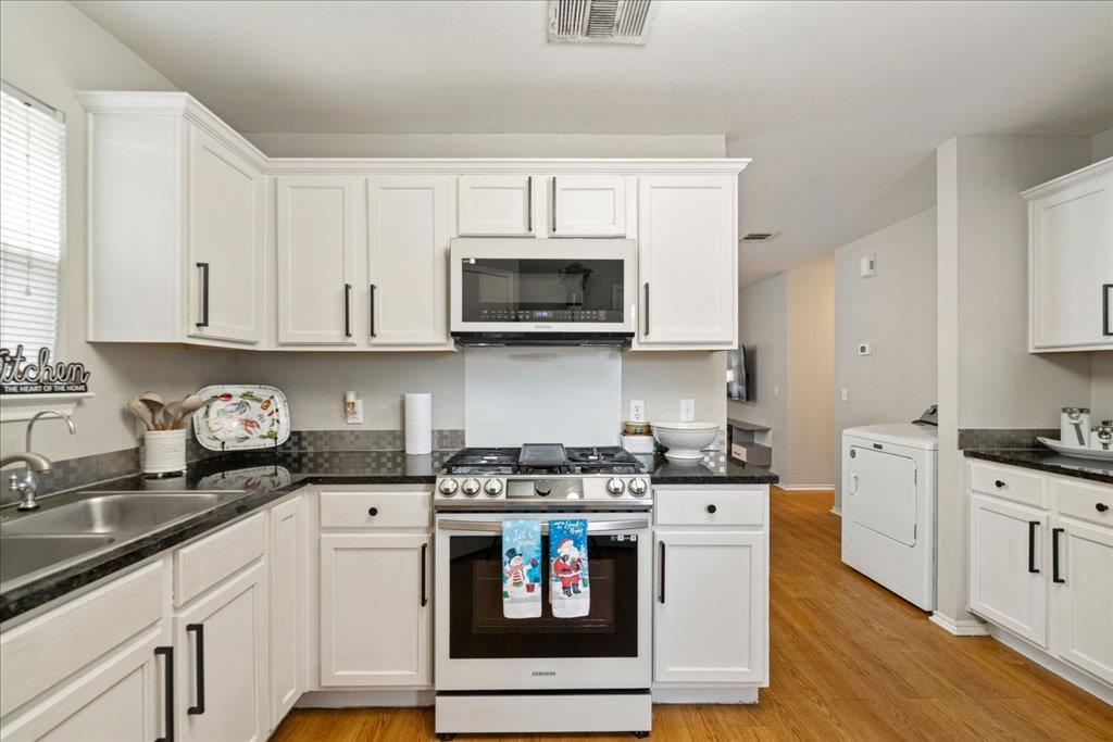 238 Saint Marys Drive Hutto TX 78634